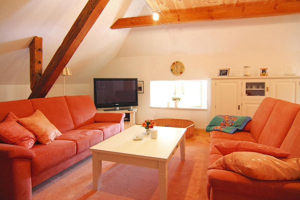 Monumentaal vakantieappartement met rieten dak bij de Schoritzer Wiek - thumbnail 5