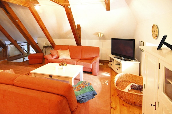 Monumentaal vakantieappartement met rieten dak bij de Schoritzer Wiek - thumbnail 6