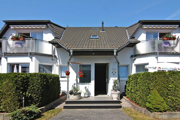 Licht appartement met balkon op 900m van het strand in Zinnowitz - thumbnail 2