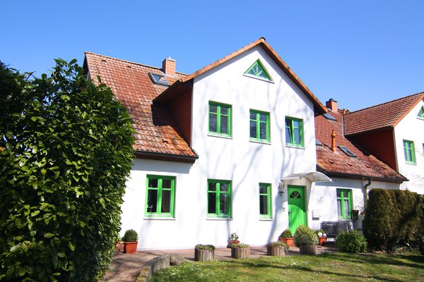 Rustiek appartement bij Breege met tuin, BBQ & WLAN – hond welkom - thumbnail 6