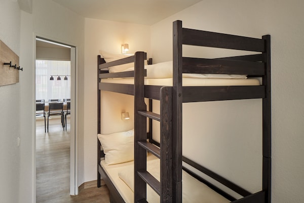 Op 500 m van zee: Ruim appartement met wellness in Weissenhäuser Strand - thumbnail 5