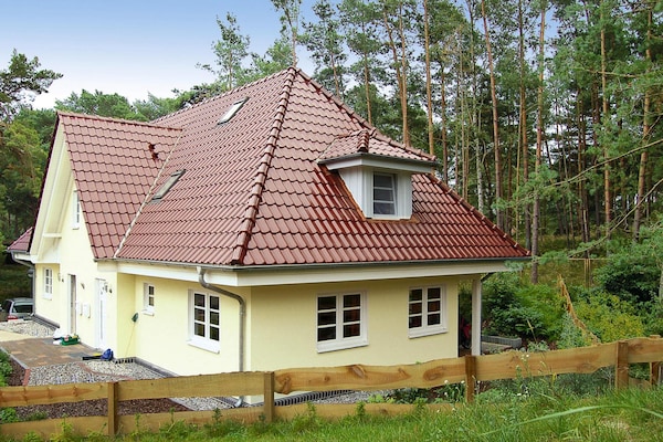Op 300 m van zee: Comfortabel vakantiehuis in Trassenheide - thumbnail 1