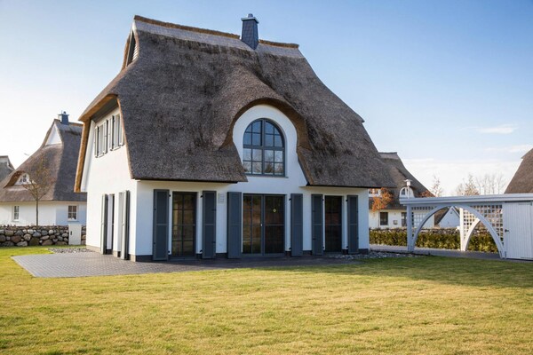 Luxe rietgedekt vakantiehuis met sauna en zwemlagune in Fuhlendorf - thumbnail 5