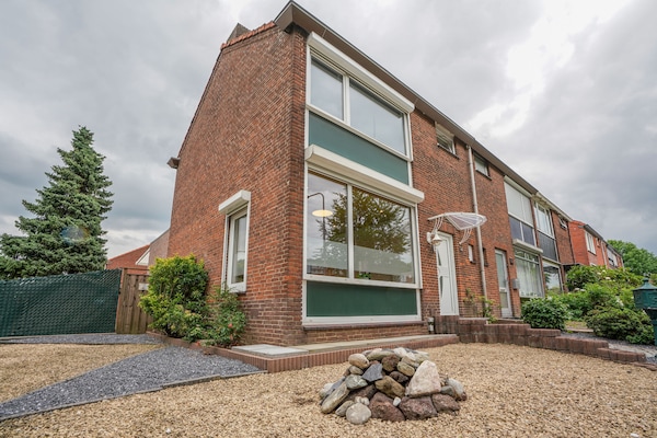 Vrijstaand vakantiehuis De Linge: wellness, bos & skiën in Zuid-Limburg - thumbnail 1