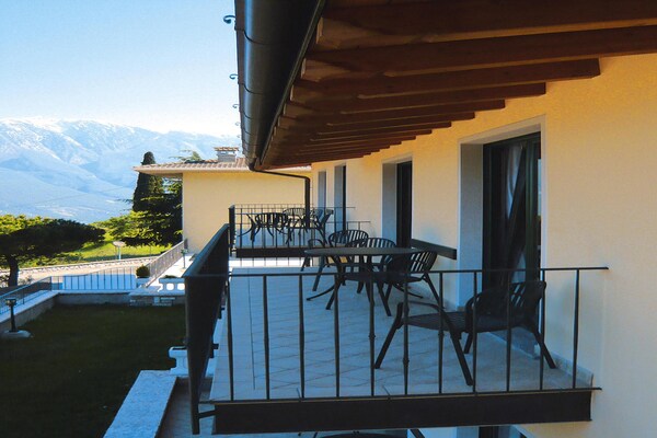 Appartement met zwembad en spectaculair uitzicht op het Gardameer in Pieve - thumbnail 4