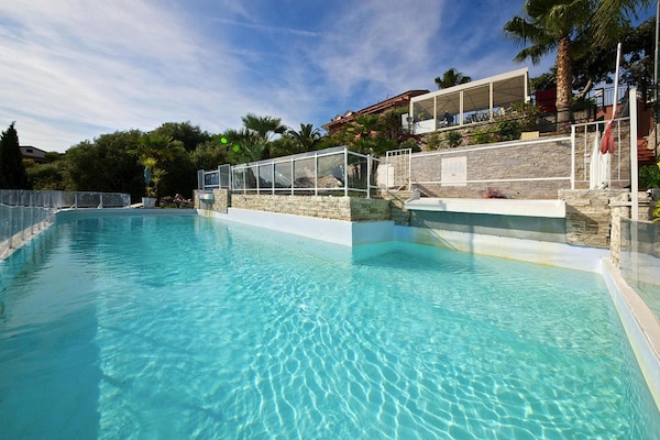 Licht appartement in olijfgaarden van Imperia - thumbnail 2
