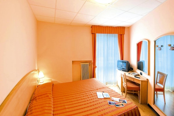 Residence dei Fiori: Appartement voor 6 aan het Lago Maggiore in Baveno - thumbnail 5