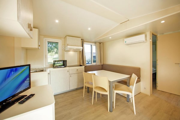 Sfeervolle Maxi Caravan voor 6 personen aan het Gardameer in Sirmione - thumbnail 3