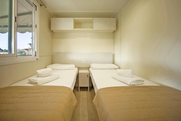 Sfeervolle Maxi Caravan voor 6 personen aan het Gardameer in Sirmione - thumbnail 6