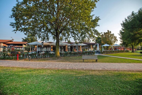 Maxi Caravan Prestige voor 6 personen op vakantiepark aan het Gardameer - thumbnail 6