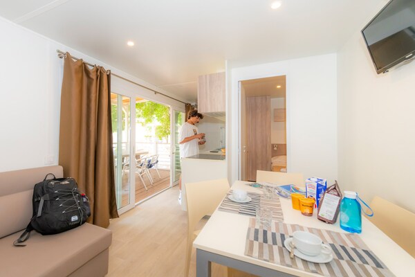 Maxi Caravan Prestige voor 6 personen op vakantiepark aan het Gardameer - thumbnail 3