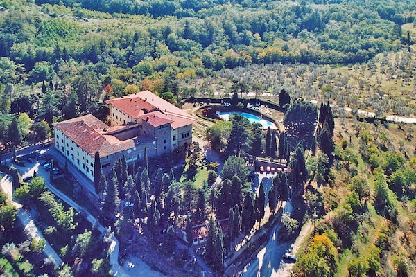 Stijlvol appartement op Toscaans landgoed met zwembad nabij Florence - thumbnail 4