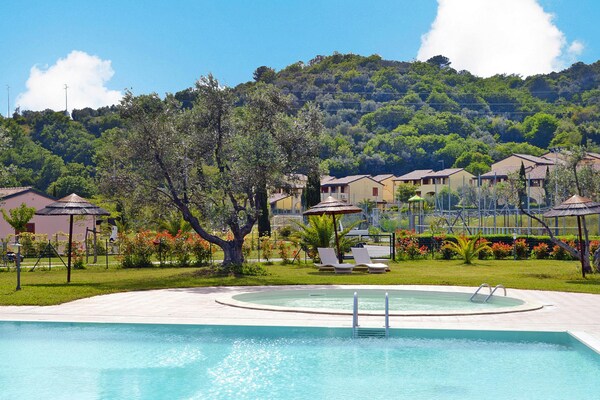 Toscaans appartement op vakantiepark met groot zwembad, nabij zee en Suvereto - thumbnail 1