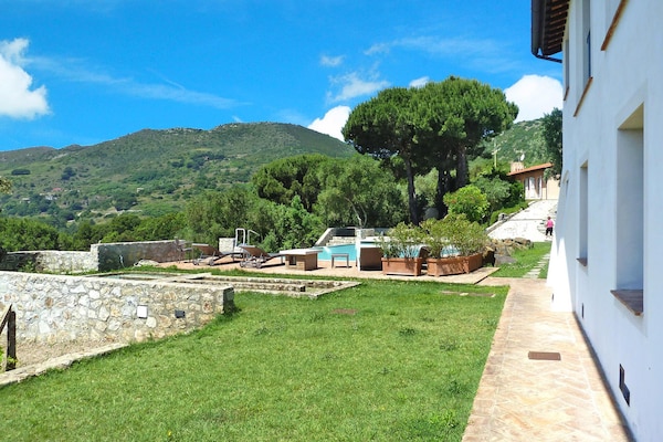 Modern appartement met zwembad en uitzicht in Rio nell'Elba - thumbnail 2