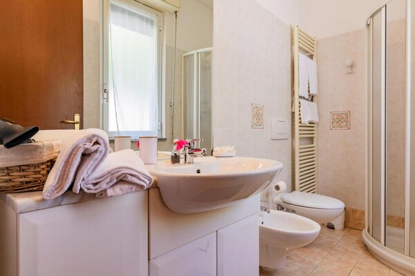 Licht appartement voor 6 personen nabij Lago Maggiore in Oggebbio - thumbnail 6
