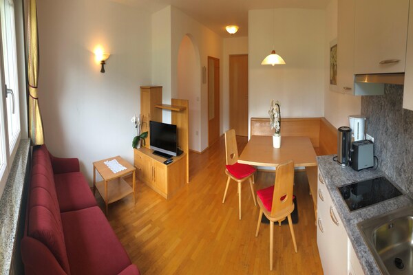 Rustiek appartement voor 6 in Latsch met zwembad en bergzicht - thumbnail 3