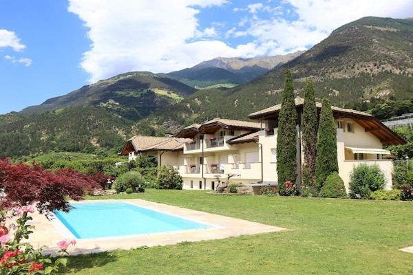 Residence Lahnhof Typ A: Appartement met zwembad in Vinschgau - thumbnail 1