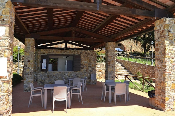 Rustiek appartement op Toscaans landgoed met zwembad en panoramisch uitzicht - thumbnail 4