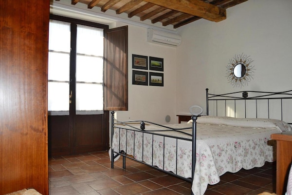 Rustiek appartement op Toscaans landgoed met zwembad en panoramisch uitzicht - thumbnail 3