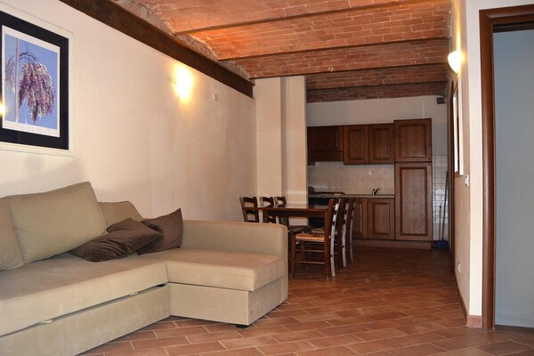 Trilo B met balkon op Toscaans vakantiepark nabij zee - thumbnail 3