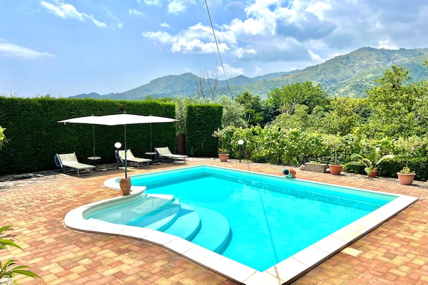Villa Elios: Vrijstaand vakantiehuis met privézwembad bij de Etna - thumbnail 2