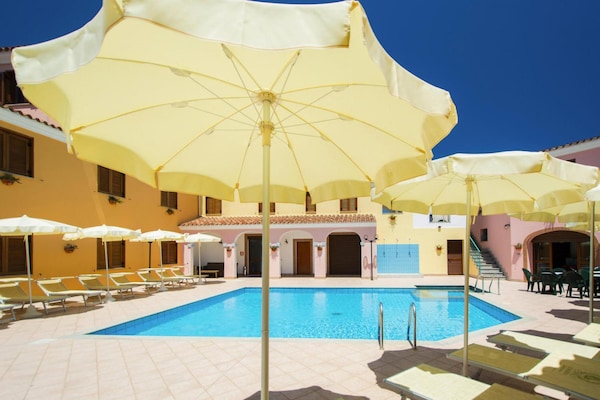 Knusse studio op vakantiepark Residence Cala Viola, vlakbij Cala Liberotto - thumbnail 6