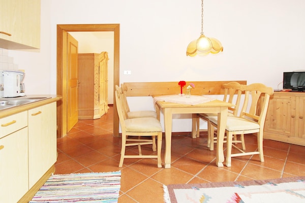 Rustiek appartement in Latsch met tuin, zwembad en uitzicht op de Dolomieten - thumbnail 4