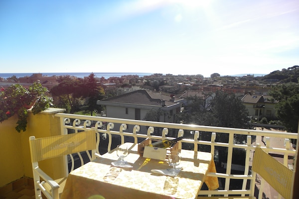 Dicht bij centrum: Ruim appartement voor 6 personen in Pietra Ligure - thumbnail 6