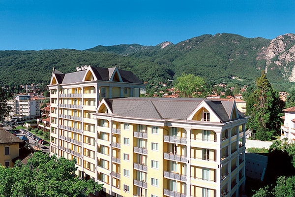 Op 600 m van het meer: Comfortabel appartement in centrum Baveno - thumbnail 2