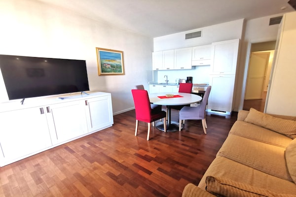 Aan het meer: Comfortabel appartement in Meina - thumbnail 6