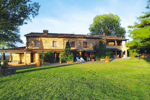 Ruim Toscaans appartement voor 8 personen in Montaione - thumbnail 1