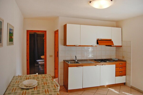 Rustiek appartement voor 4 op vakantiepark bij Capoliveri, 500m van strand - thumbnail 3