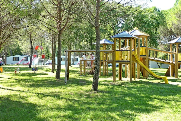Op 500 m van zee: Comfortabele stacaravan in Belvedere di Aquileia - thumbnail 6