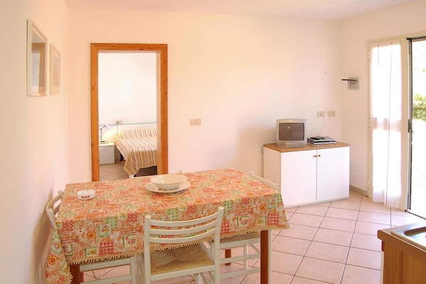 Sfeervol appartement voor 3 bij Capoliveri, strand op 500 meter - thumbnail 3