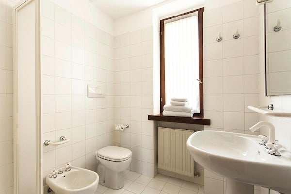 Ruim appartement met uitzicht op het meer in Garda - thumbnail 5