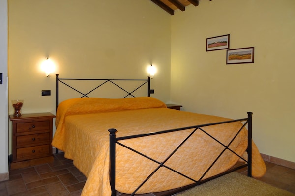 Rustiek appartement met zwembad en panoramisch uitzicht bij Volterra - thumbnail 4