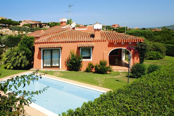 Villa 8 ESCL met privézwembad en panoramisch zeezicht bij Stintino - thumbnail 1