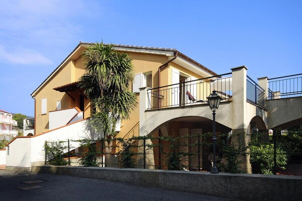 Knus appartement voor 5 op vakantiepark bij San Bartolomeo al Mare - thumbnail 1