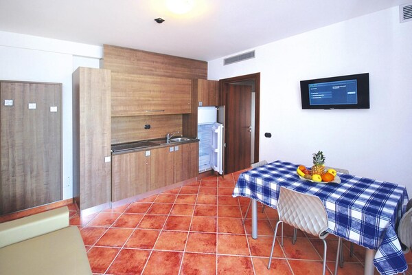 Kleurrijk appartement voor 7 in resort Ai Pozzi Village Spa, Loano - thumbnail 6