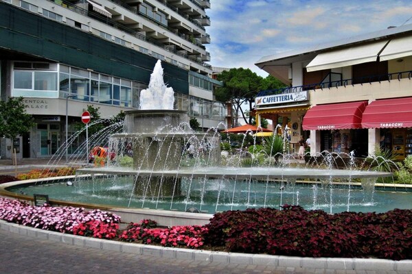 Appartement Bianco Nero B4: 50m van strand en golf in Lignano Sabbiadoro - thumbnail 2
