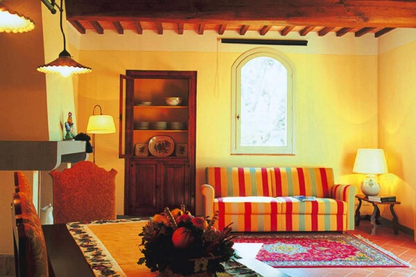 Ruim Toscaans appartement voor 6 personen in Gambassi Terme - thumbnail 4