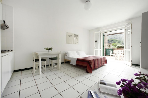 Op 400 m van zee: ruim appartement met wellness in Rio nell'Elba - thumbnail 6