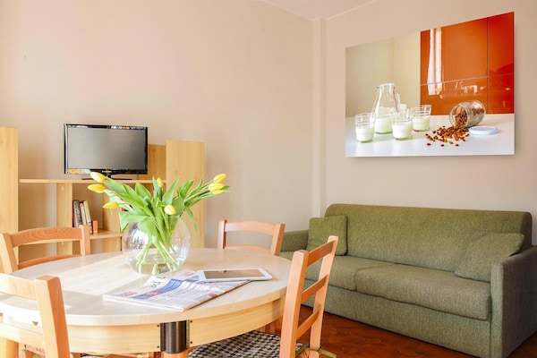 Op 900 m van zee: Zonnig appartement in Pietra Ligure - thumbnail 4