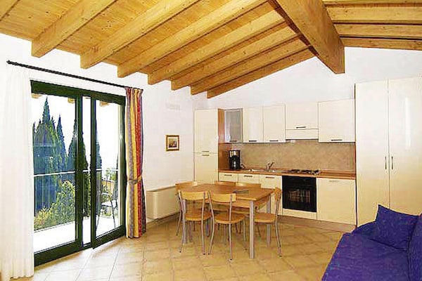 Appartement voor 6 aan het Gardameer met zwembad en uitzicht in Pieve - thumbnail 3