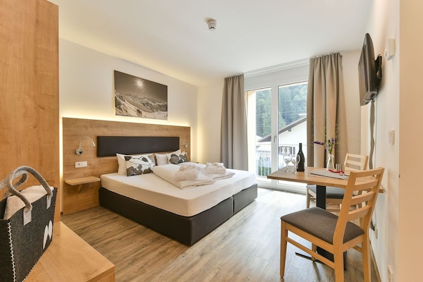 Ruim appartement voor 6 personen bij Klösterle am Arlberg met sauna en tuin - thumbnail 4