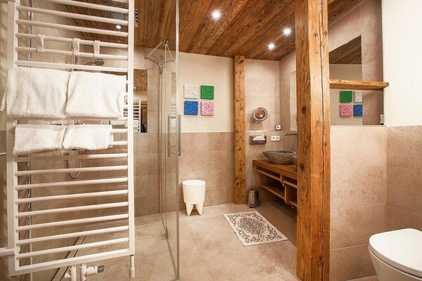 Chalet Edelweißalm: Luxe & SPA met panoramisch uitzicht in Königsleiten - thumbnail 4
