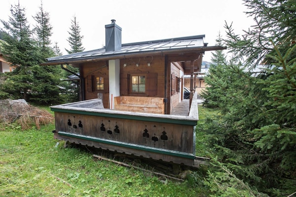 Vrijstaand chalet Munterhütte aan de bosrand bij Königsleiten - thumbnail 2