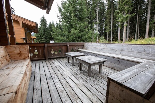 Vrijstaand chalet Munterhütte aan de bosrand bij Königsleiten - thumbnail 3
