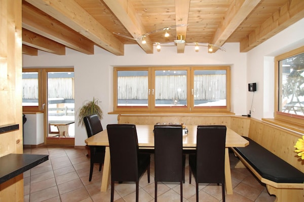 Ruim chalet in Krimml met uitzicht op de watervallen - thumbnail 6