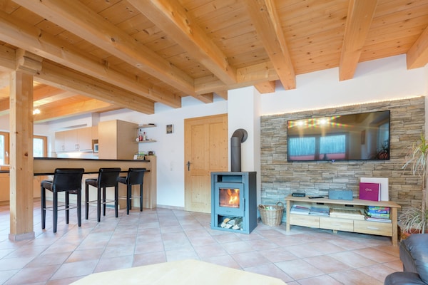 Ruim chalet in Krimml met uitzicht op de watervallen - thumbnail 5